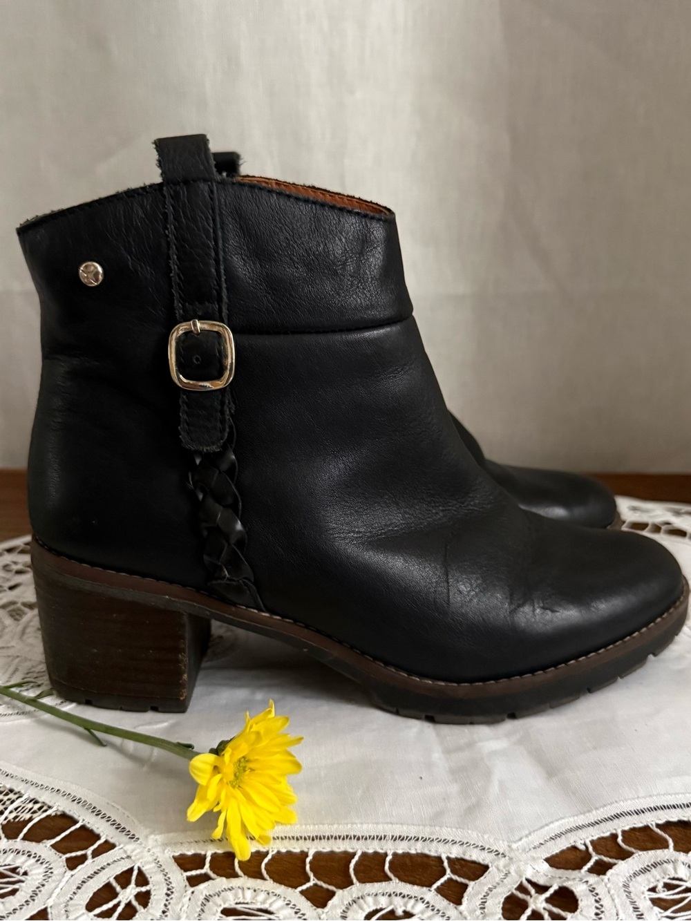 Pikolinos 38 7.5 Black Leather Ankle Boots Braided Buckle Lug Sole Block Heel